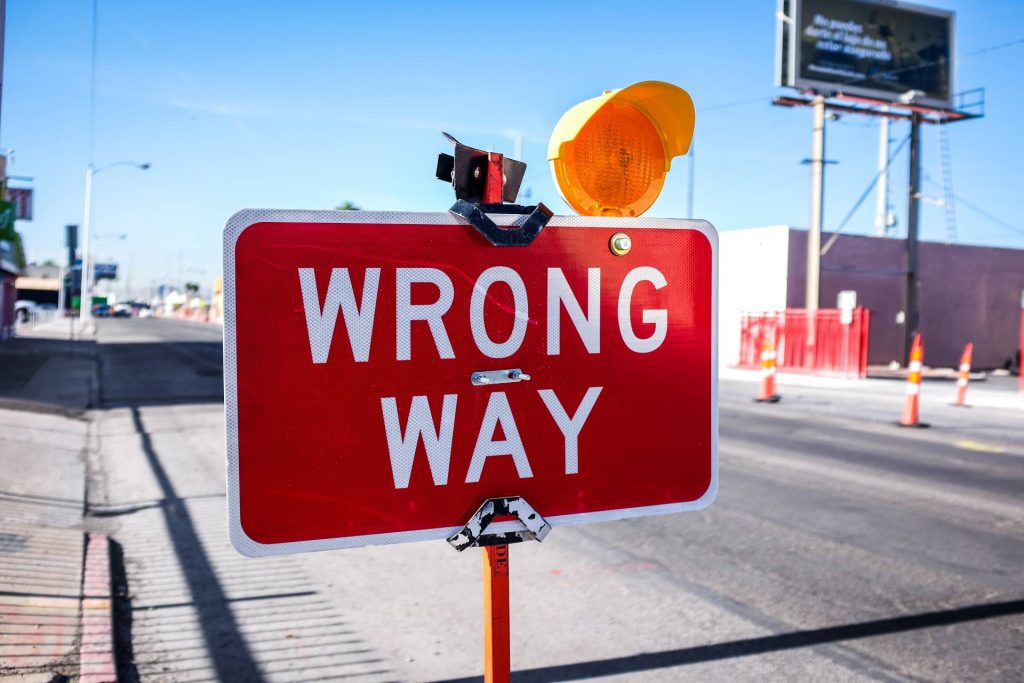 wrong way sign - traffic sign - red traffic sign - road
