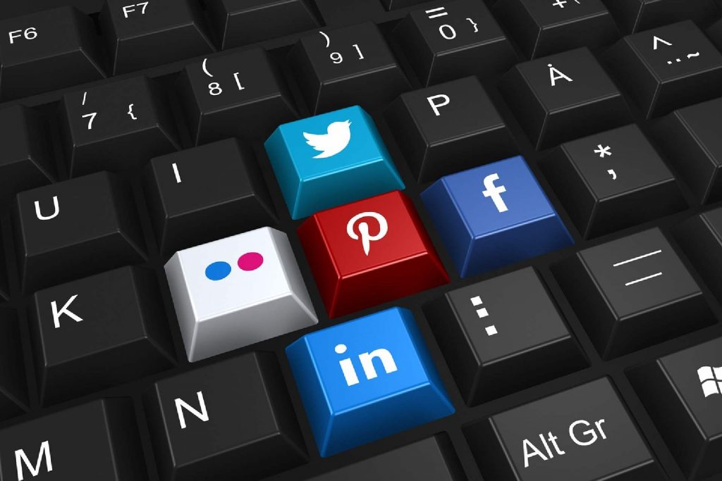 social media icons as keyboard buttons
